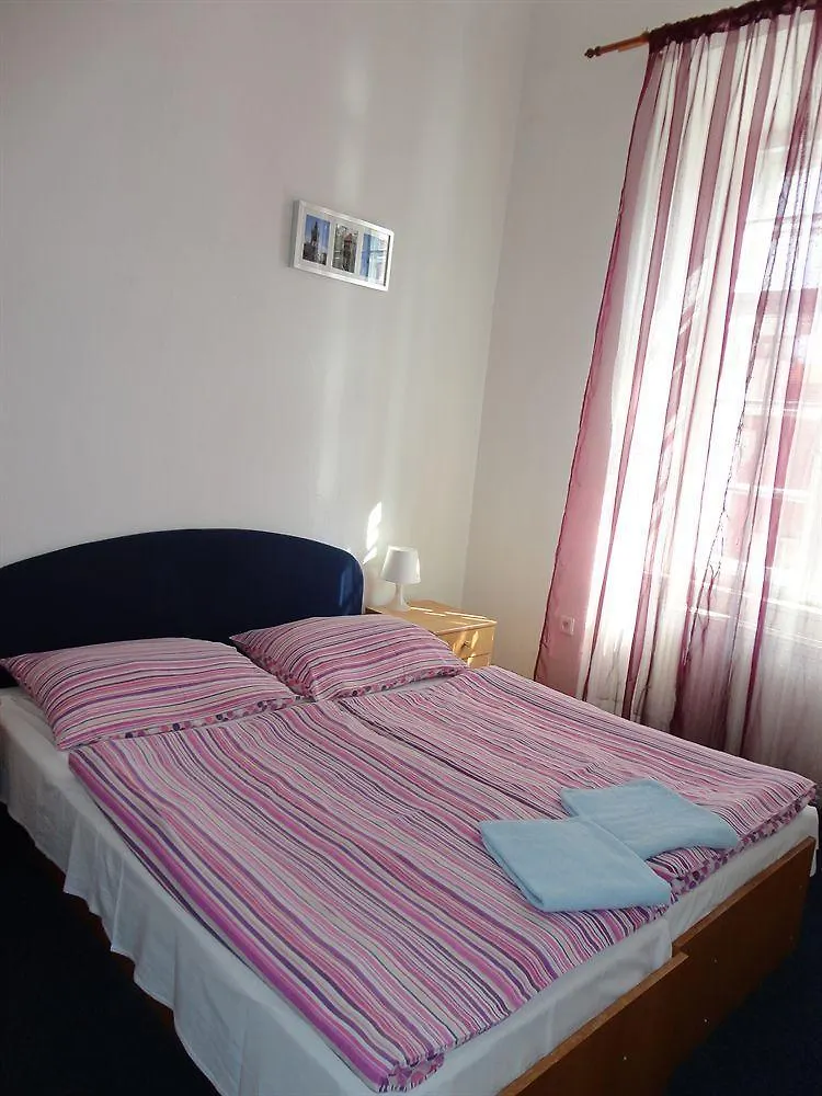 Pension Tara Prague 2*,